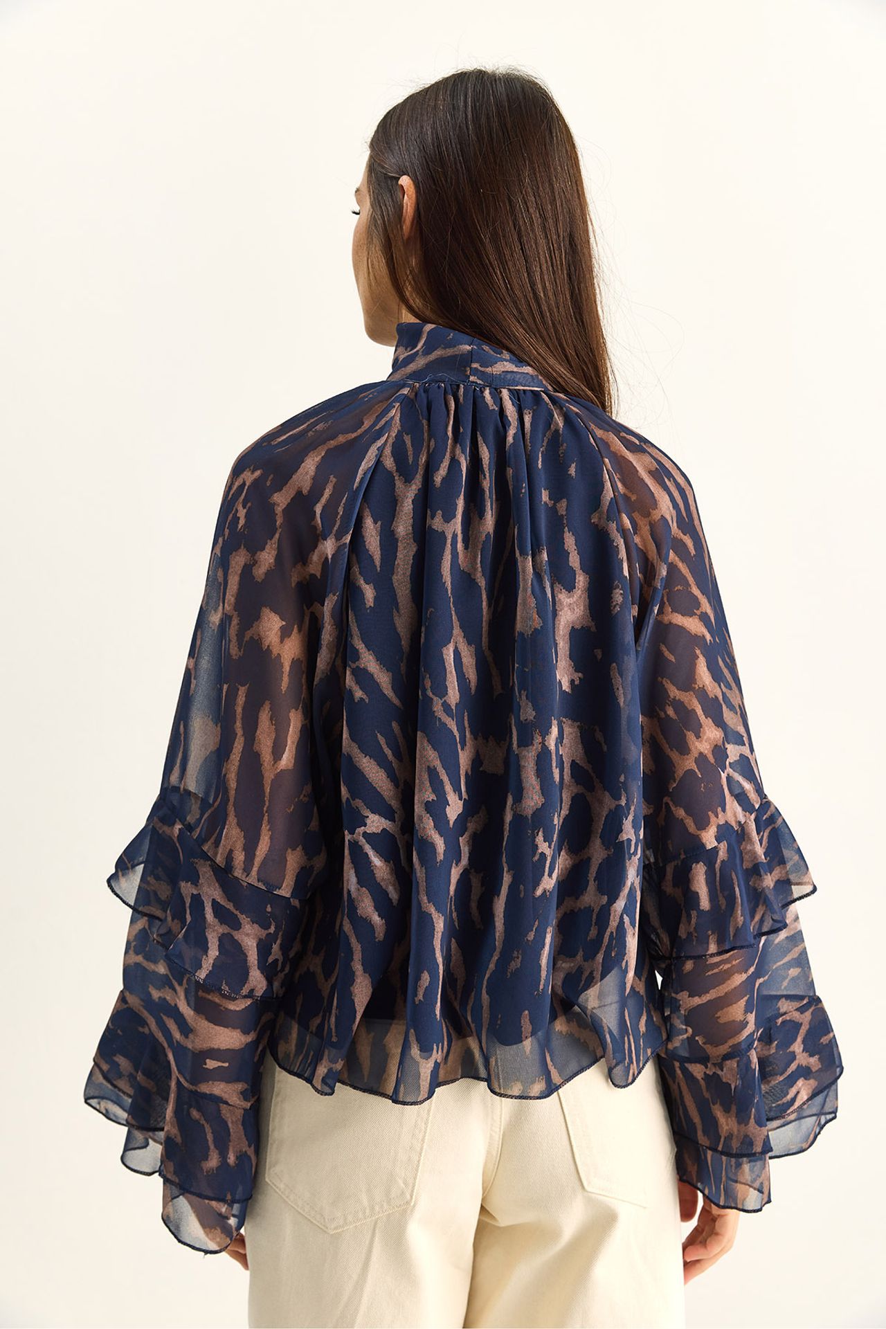 LUCCI Abstract Print Choker Collar Blouse with Tie Detail 6