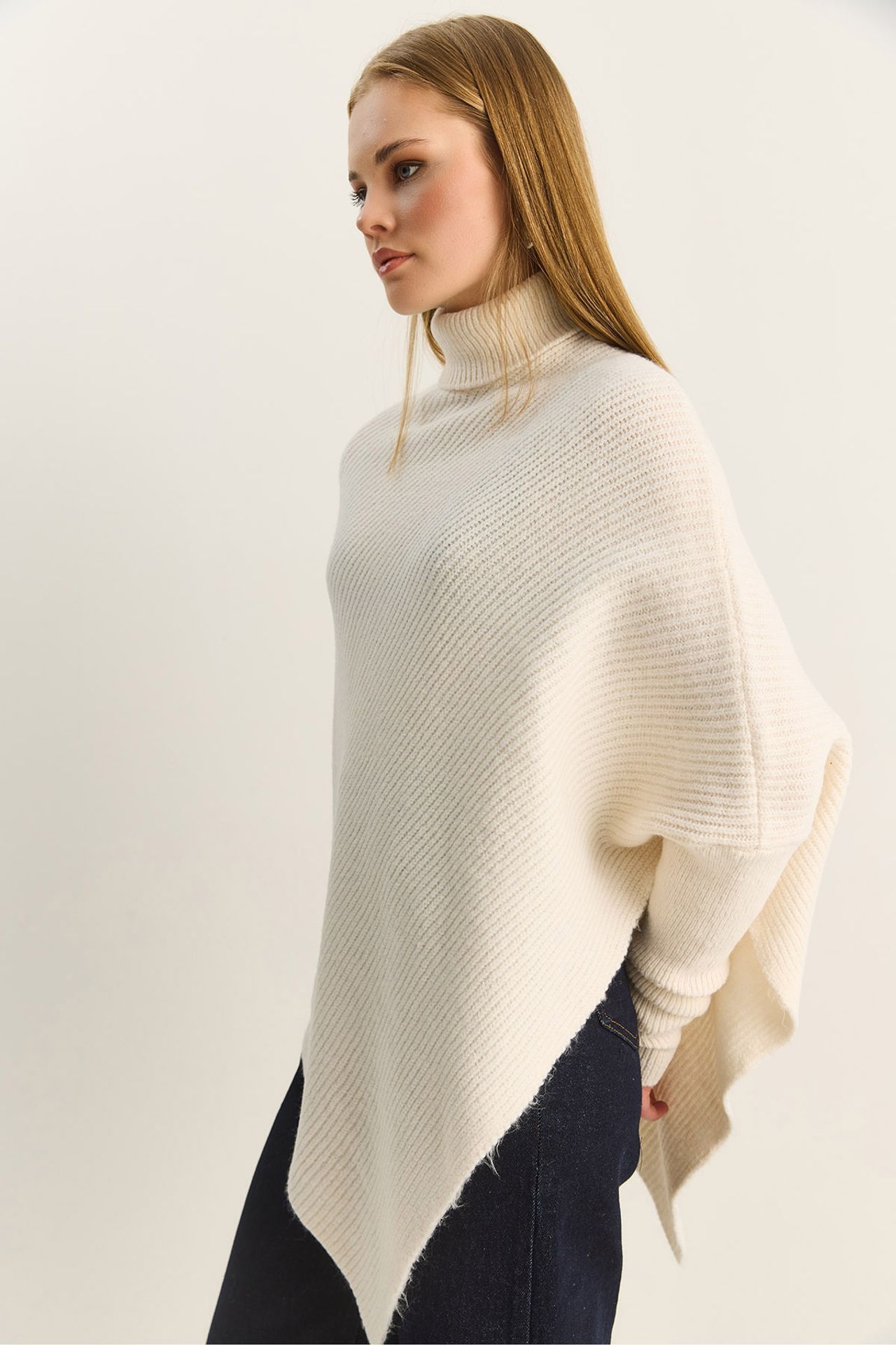 LUCCI Oversized Turtleneck Ribbed Knit Sweater 5