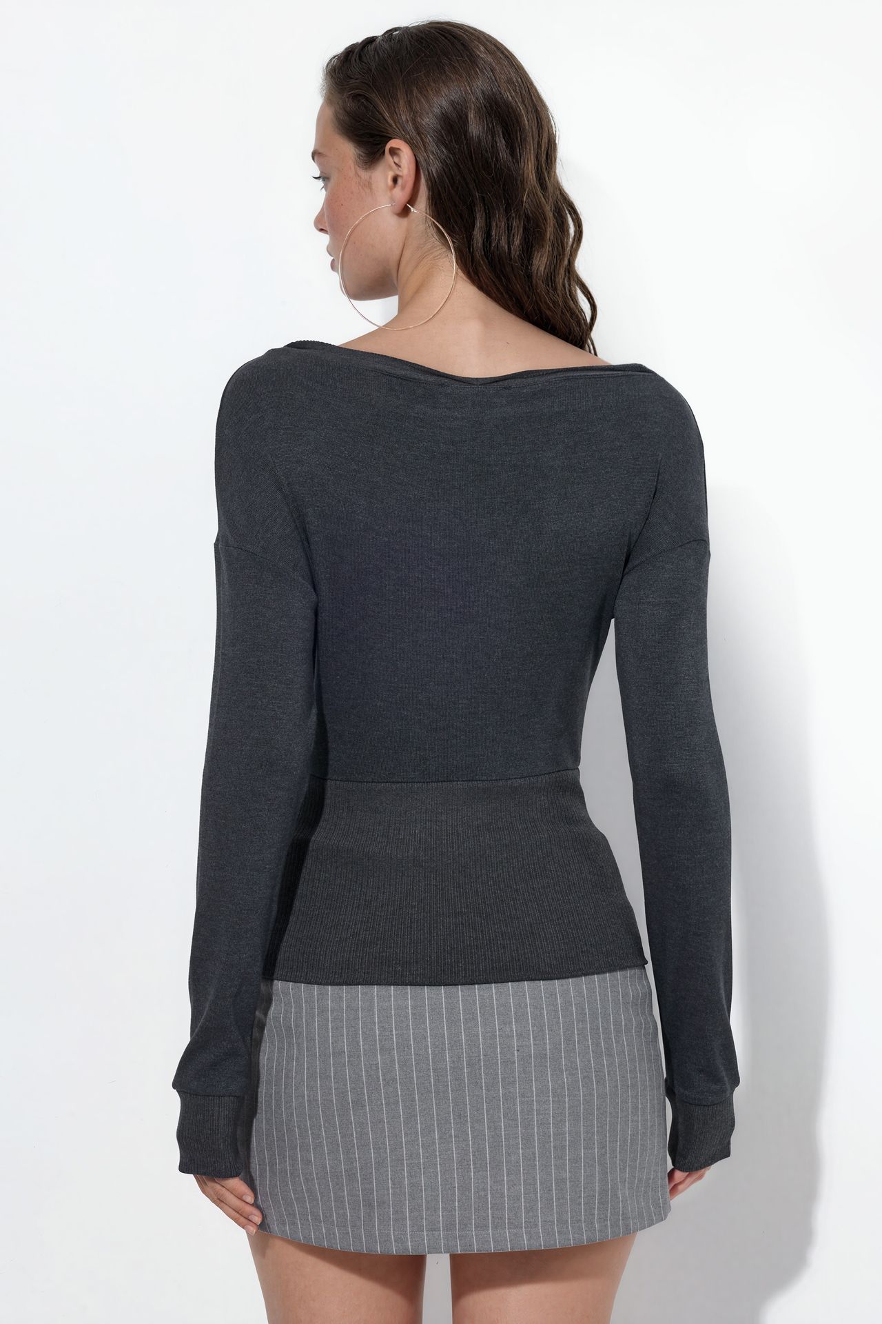 BUSEM Women's Cropped Ribbed Crew Neck Sweater 3