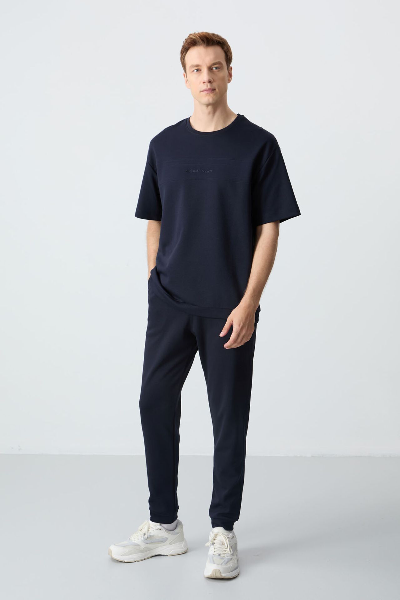 TOMMY Men's Oversized T-shirt And Pants Set 1