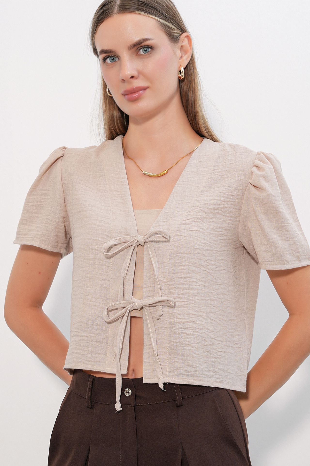 BDART Textured V-Neck Linen Blend Crop Top 4