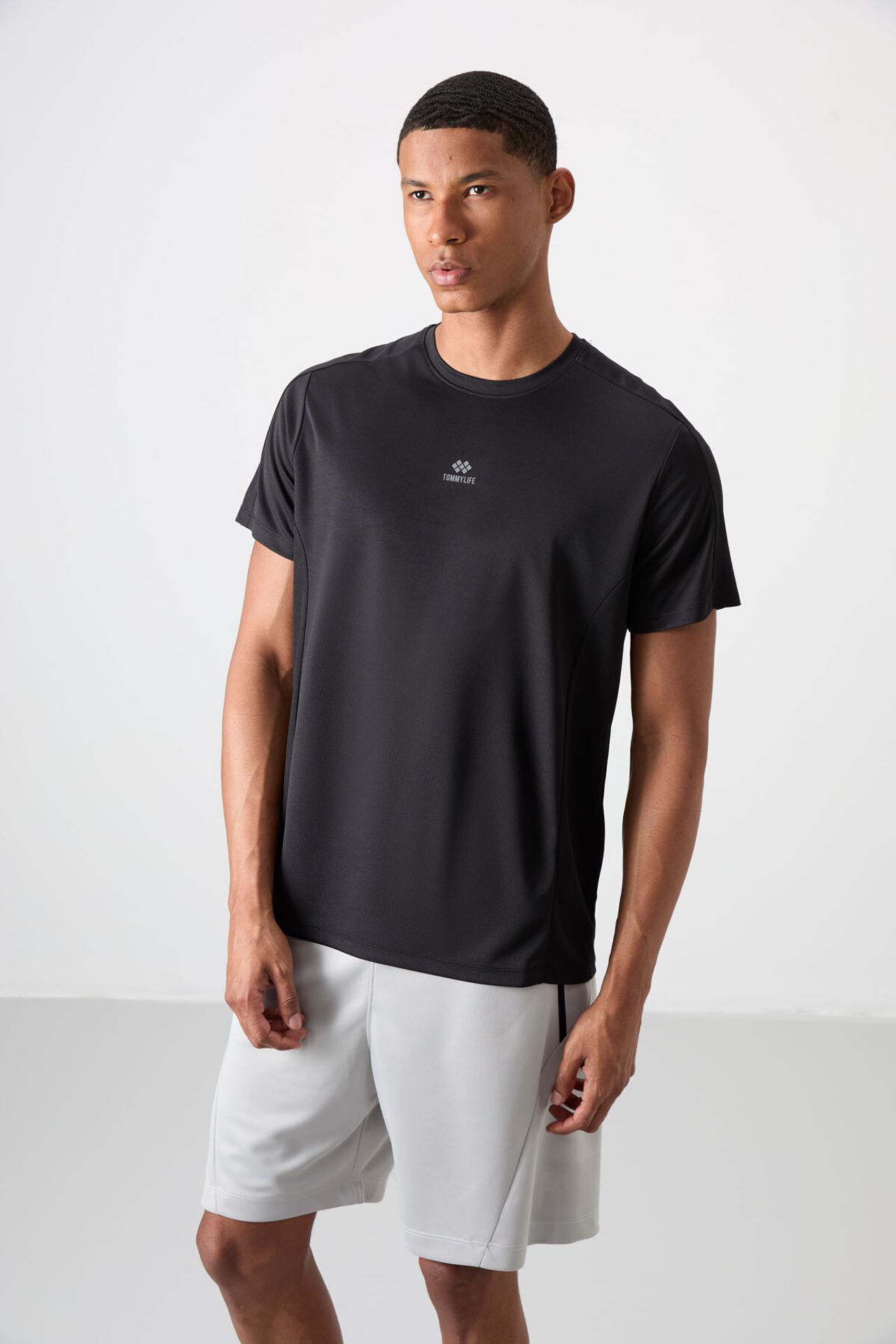 TOMMY Men's Solid Crew Neck Short Sleeve T-Shirt 4