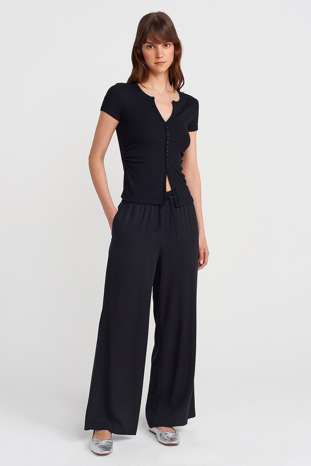 DILVIN Slim Fit V-Neck Button Blouse 4