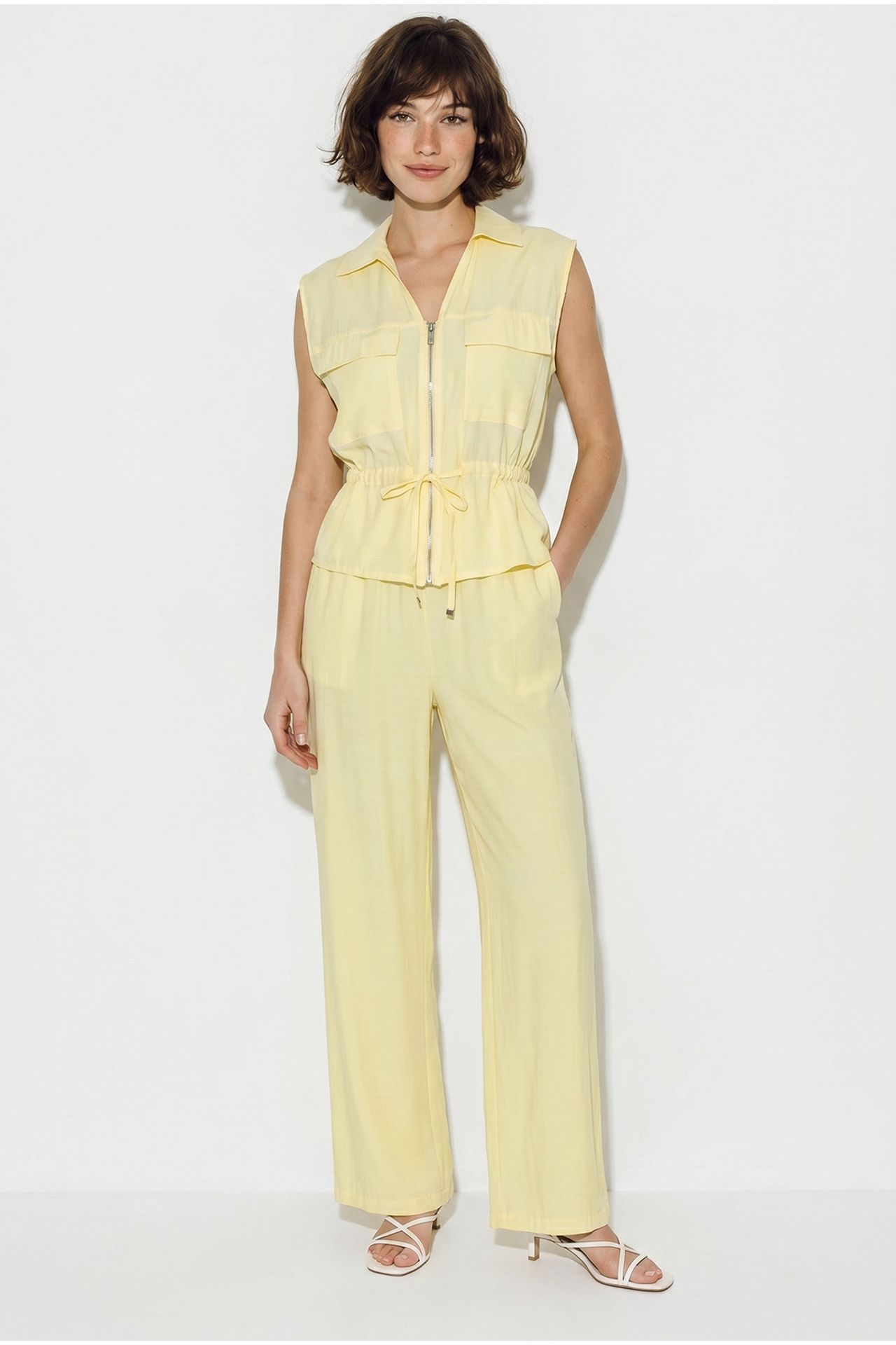 LUCCI Smart Casual Two-Piece Co-Ord Set With Vest And Wide Leg Pants 3