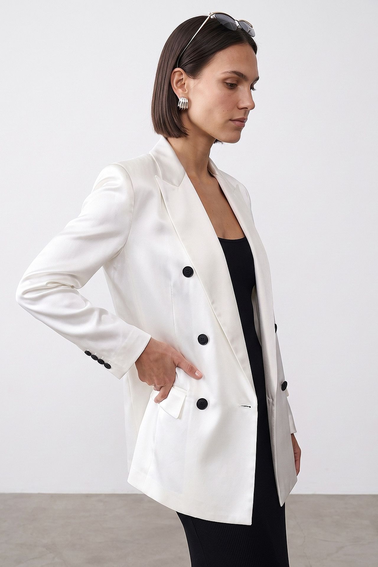 DILVIN Long Shawl-collar Button Blazer