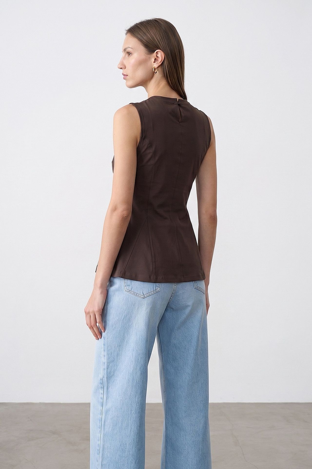 DILVIN Fitted Cotton Poplin Cut-out Shell Top 3