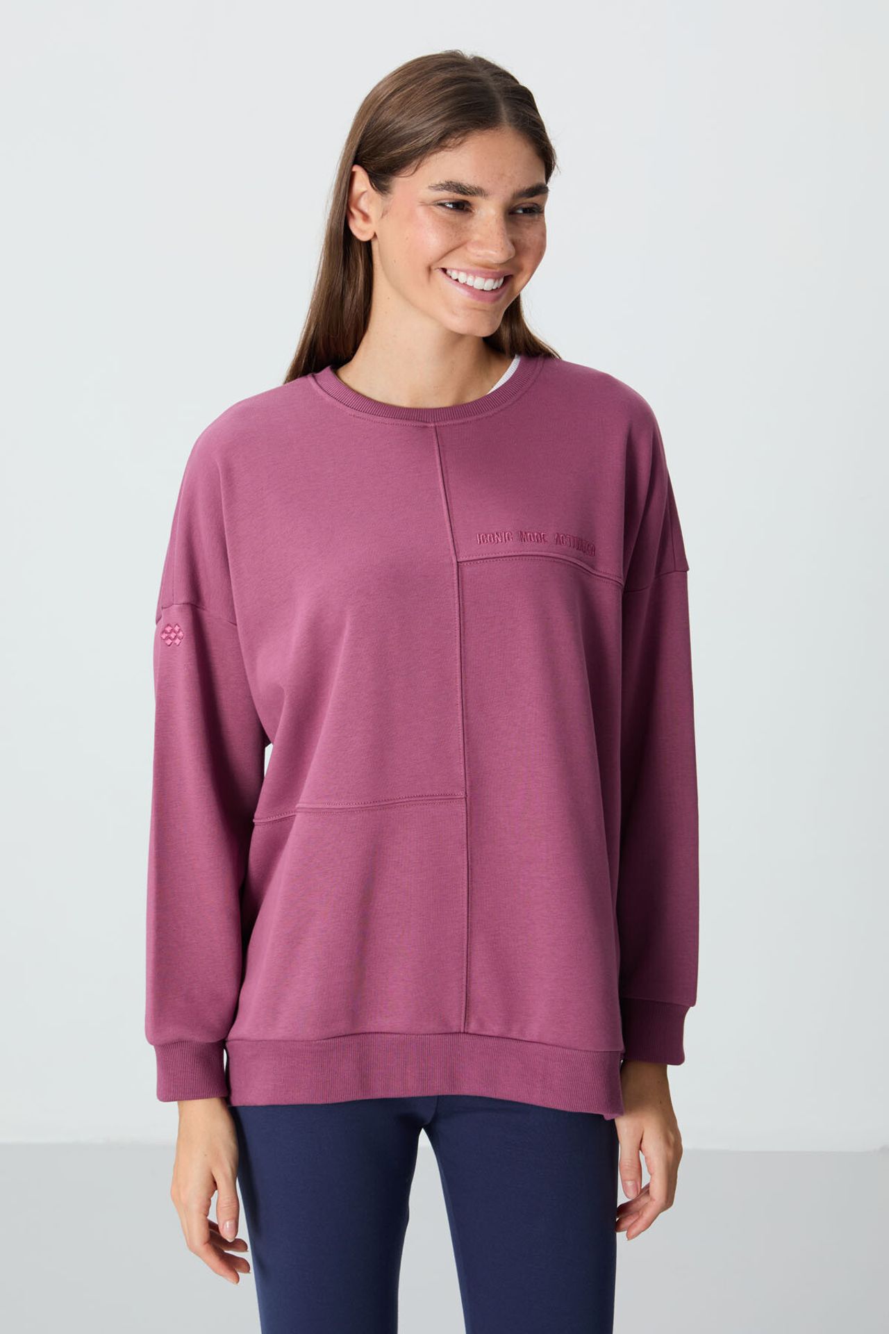 TOMMY Oversized Crew Neck Sweatshirt 6