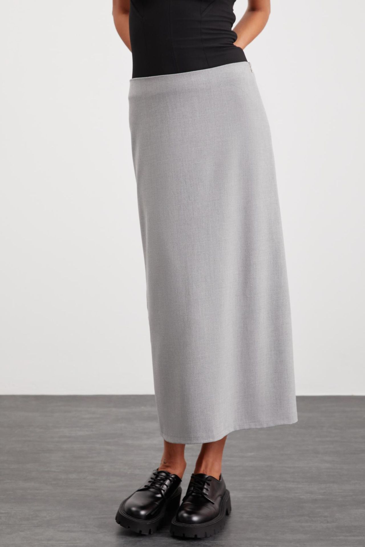 ETHIQUET Simple A-Line Midi Skirt 4