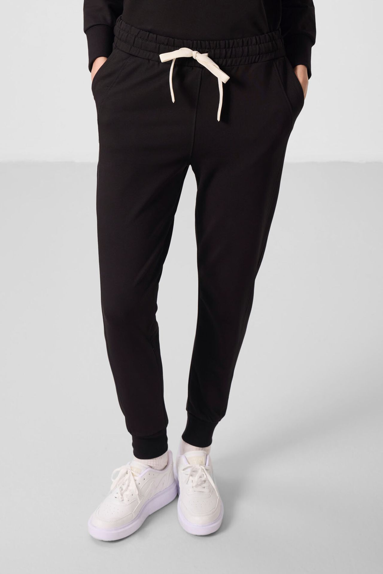 TOMMY Oversized Hooded Sweatshirt And Pants Set 2