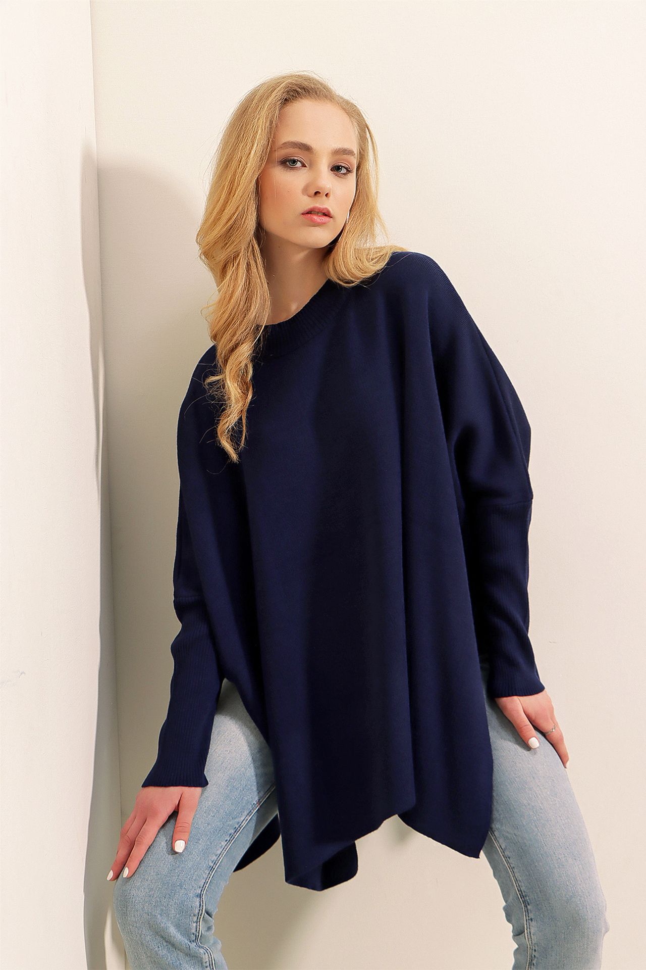 BDART Oversized Acrylic Crew Neck Jumper 3