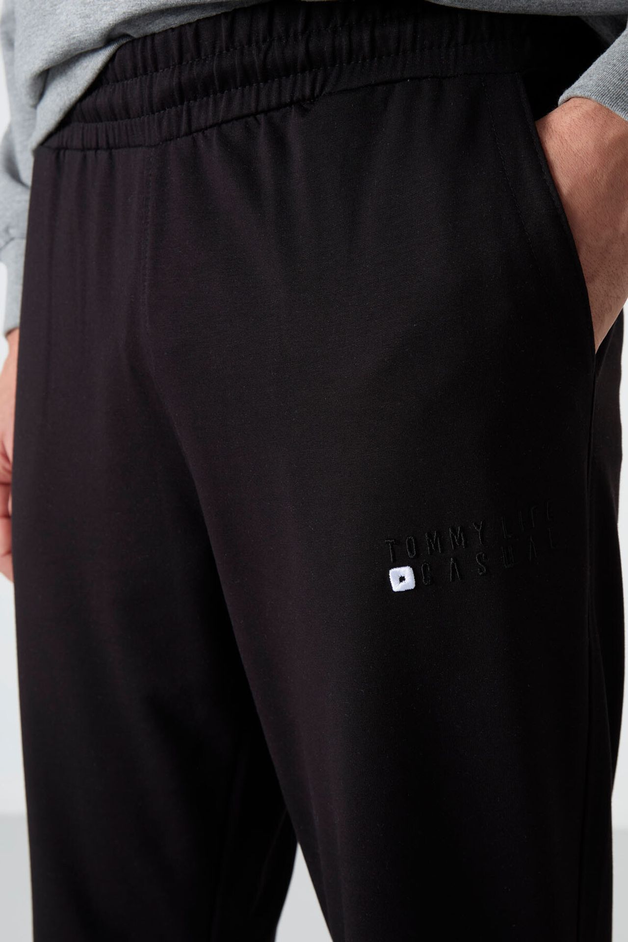TOMMY Oversized Crew Neck Sweatshirt And Pants Set 4