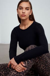 black-image-5