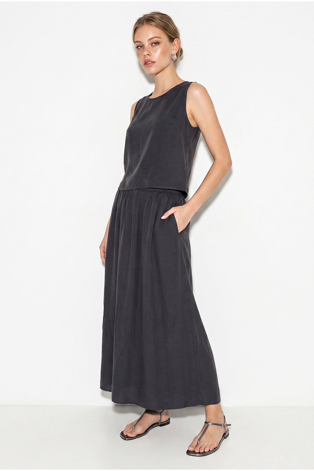Sleeveless Scoop Neck Tank Top and Midi Skirt Co-Ord Set 2