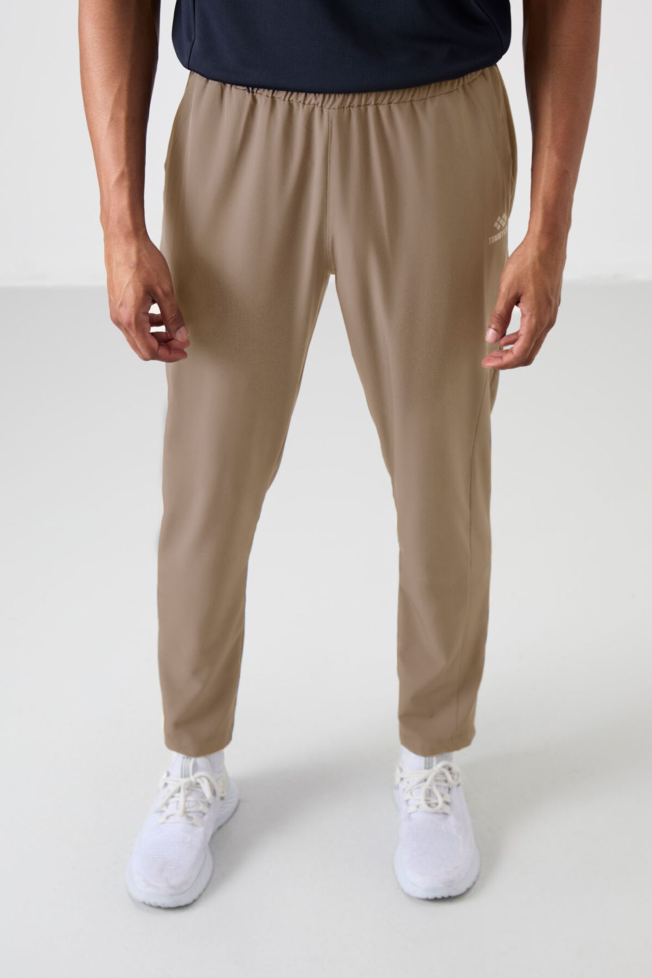 TOMMY Men's Straight-leg Seamless Sweatpants 4