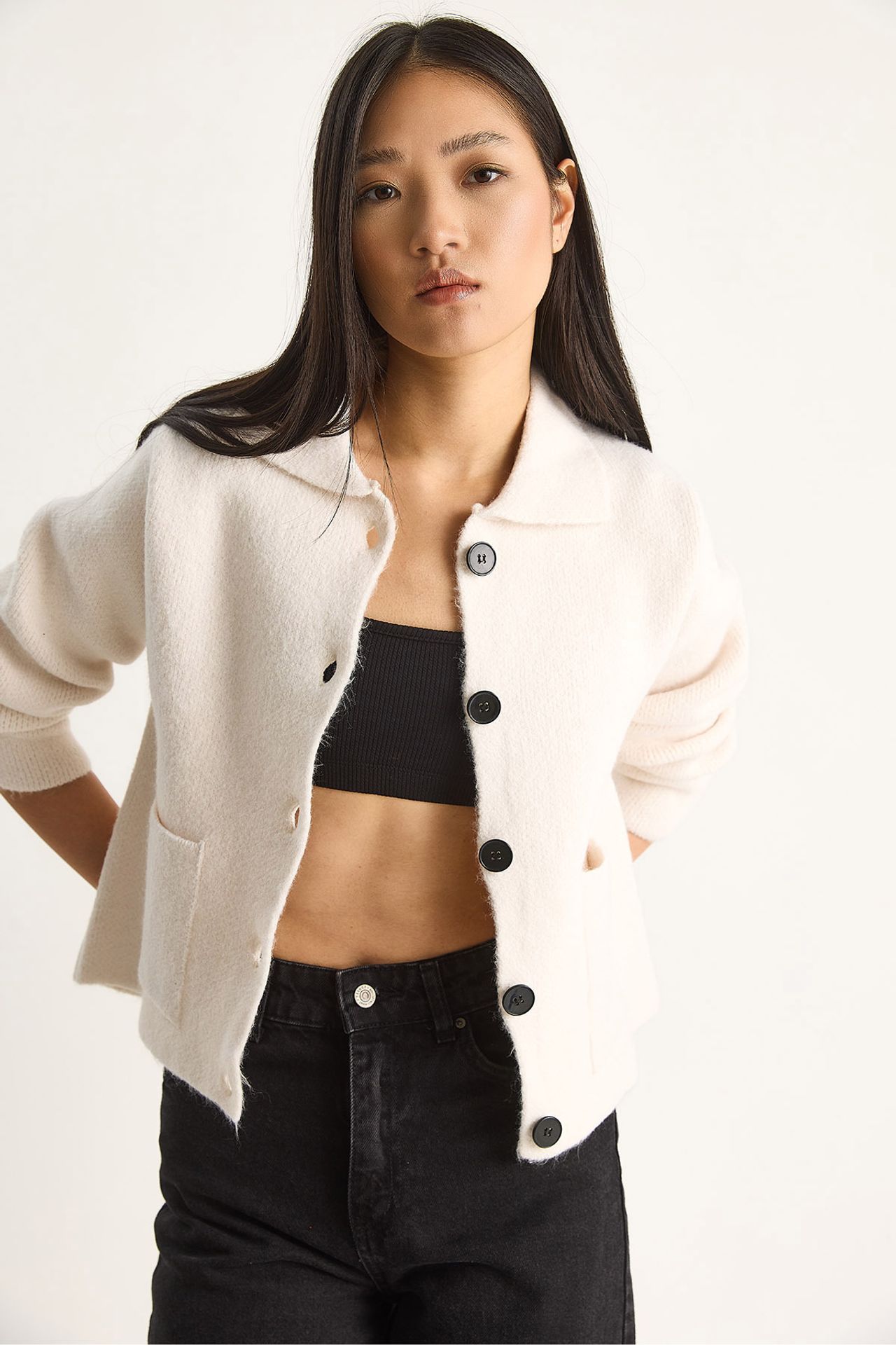 LUCCI Knit Cardigan with Pockets 2