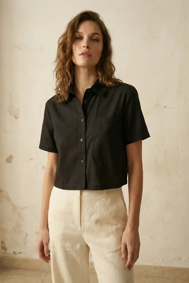 MY FASHION Button-Up Pocket Crop Shirt