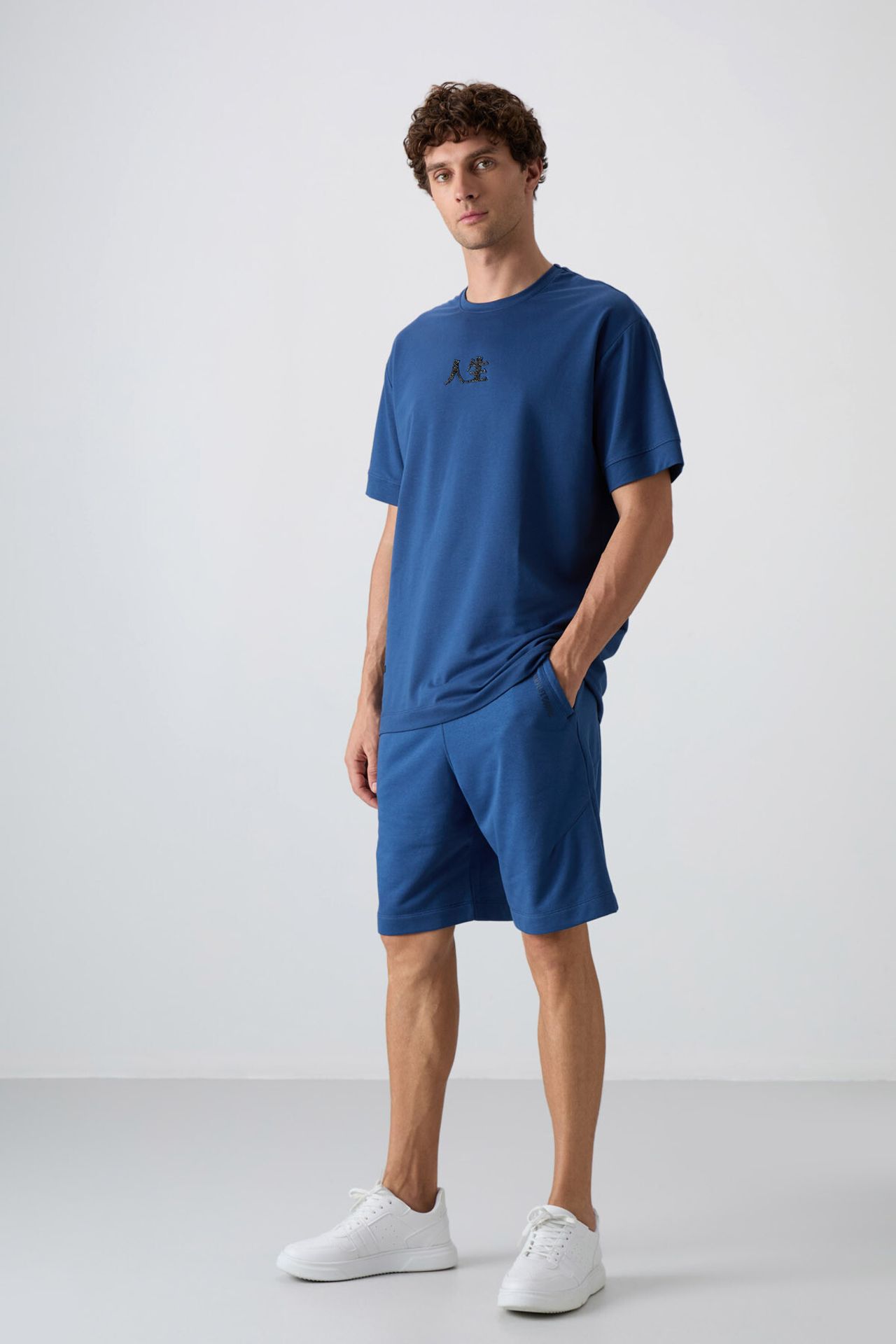 TOMMY Oversized Printed Crew Neck T-Shirt 3