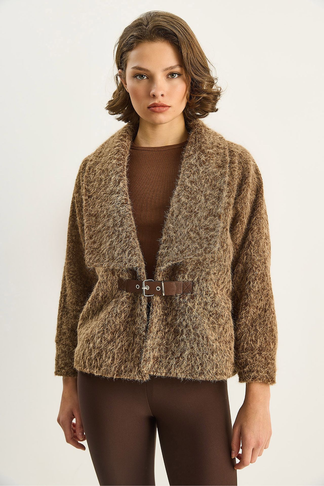 LUCCI Coat with Belt Detail 3