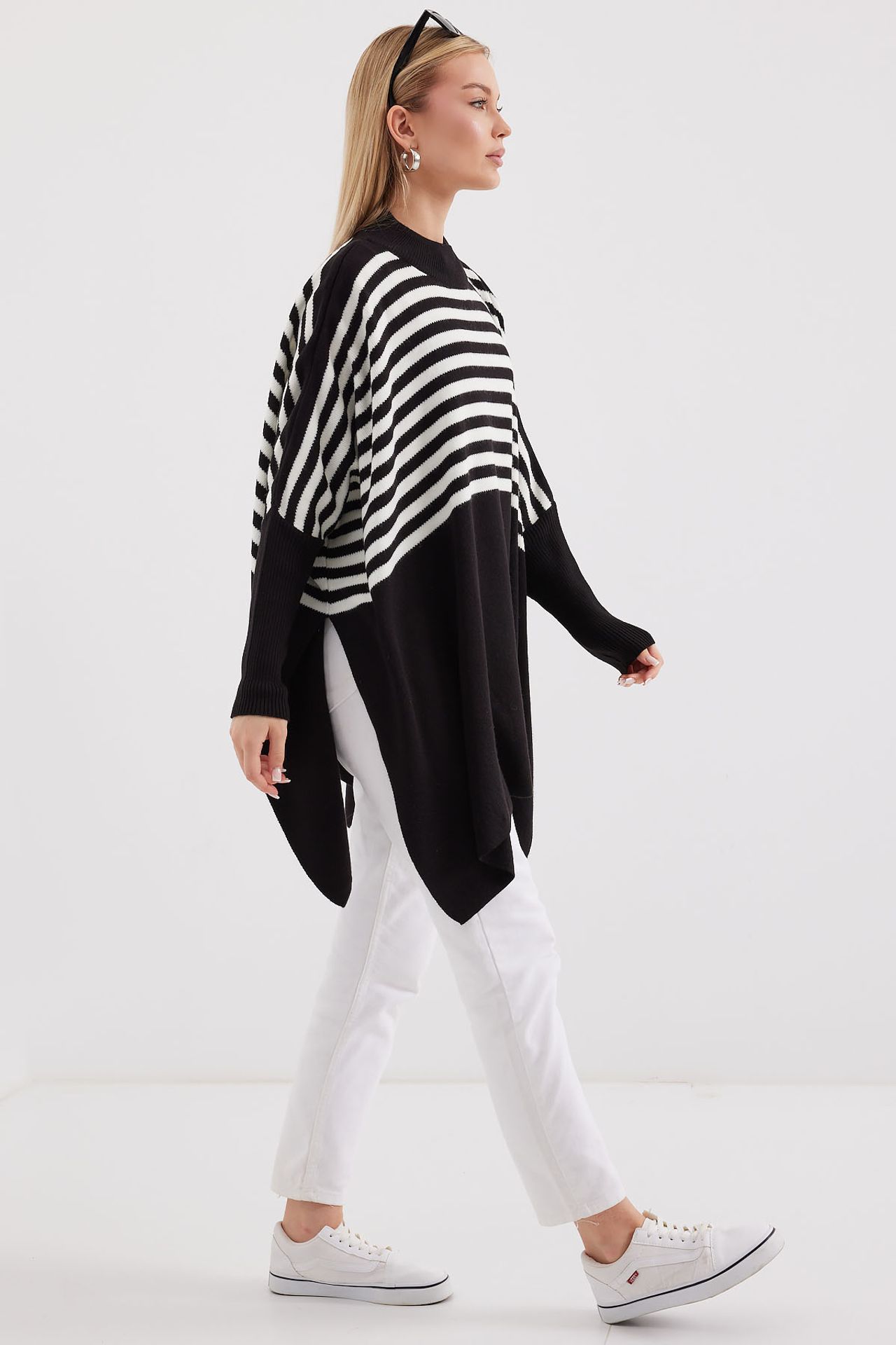 BDART Oversized Acrylic Crew Neck Jumper 3