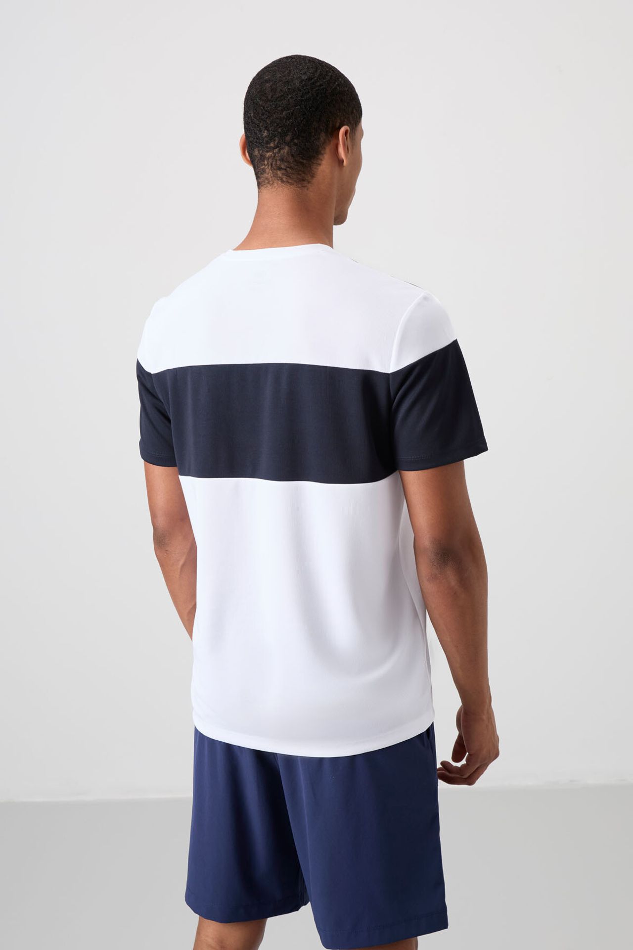 TOMMY Men's Color Block Crew Neck T-Shirt 5