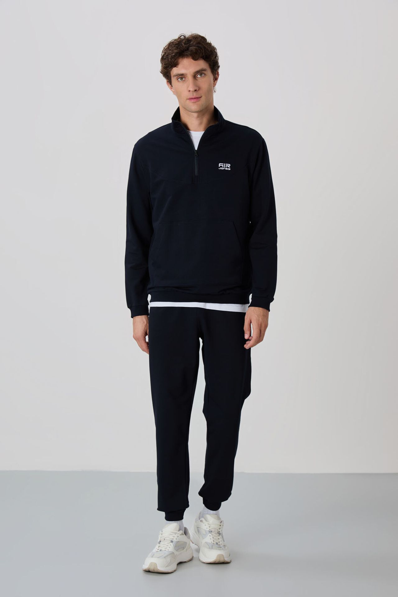 TOMMY Men's Zip-Front Sweatshirt And Pants Set 1