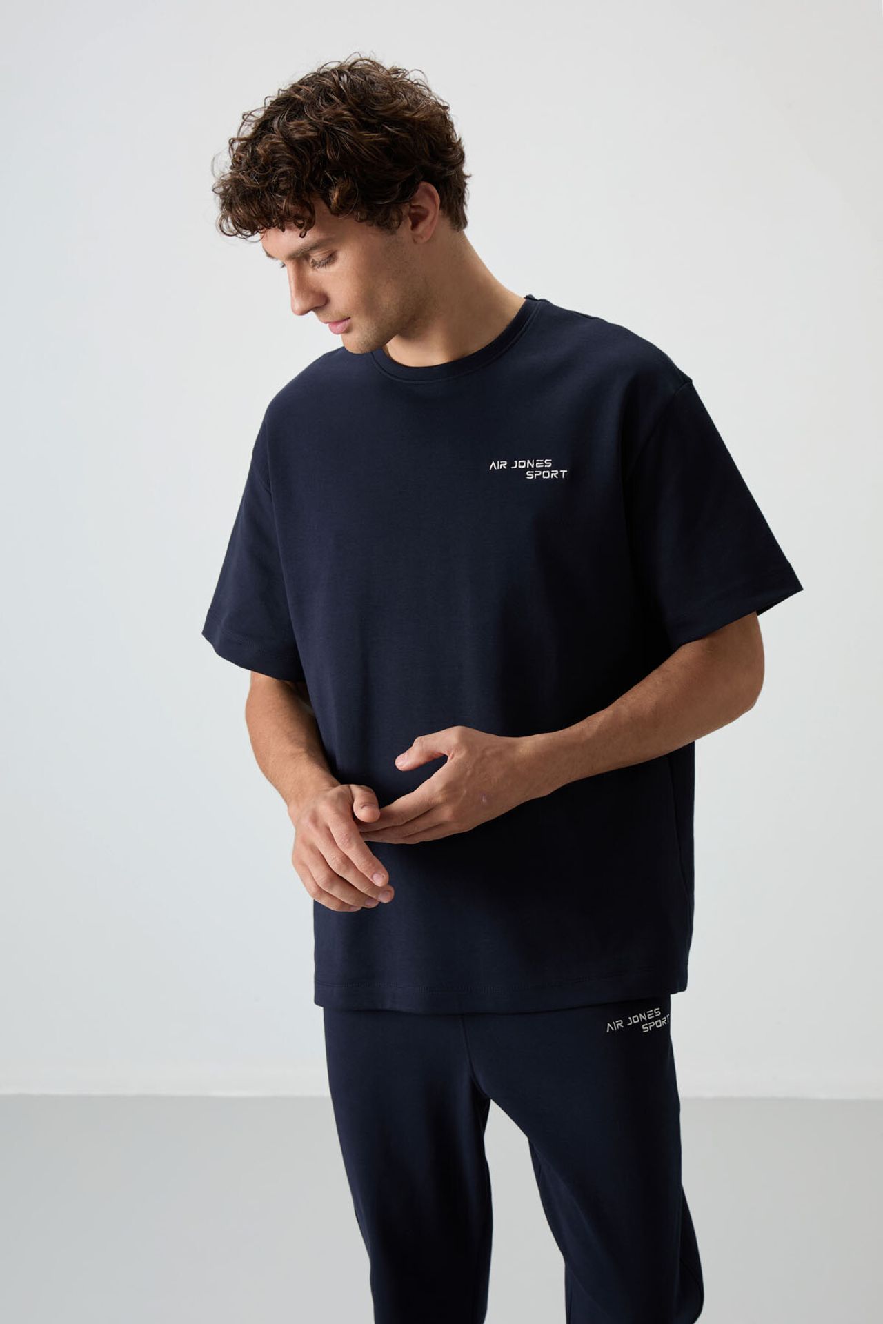 TOMMY Men's Oversized Embroidered Active Set 2