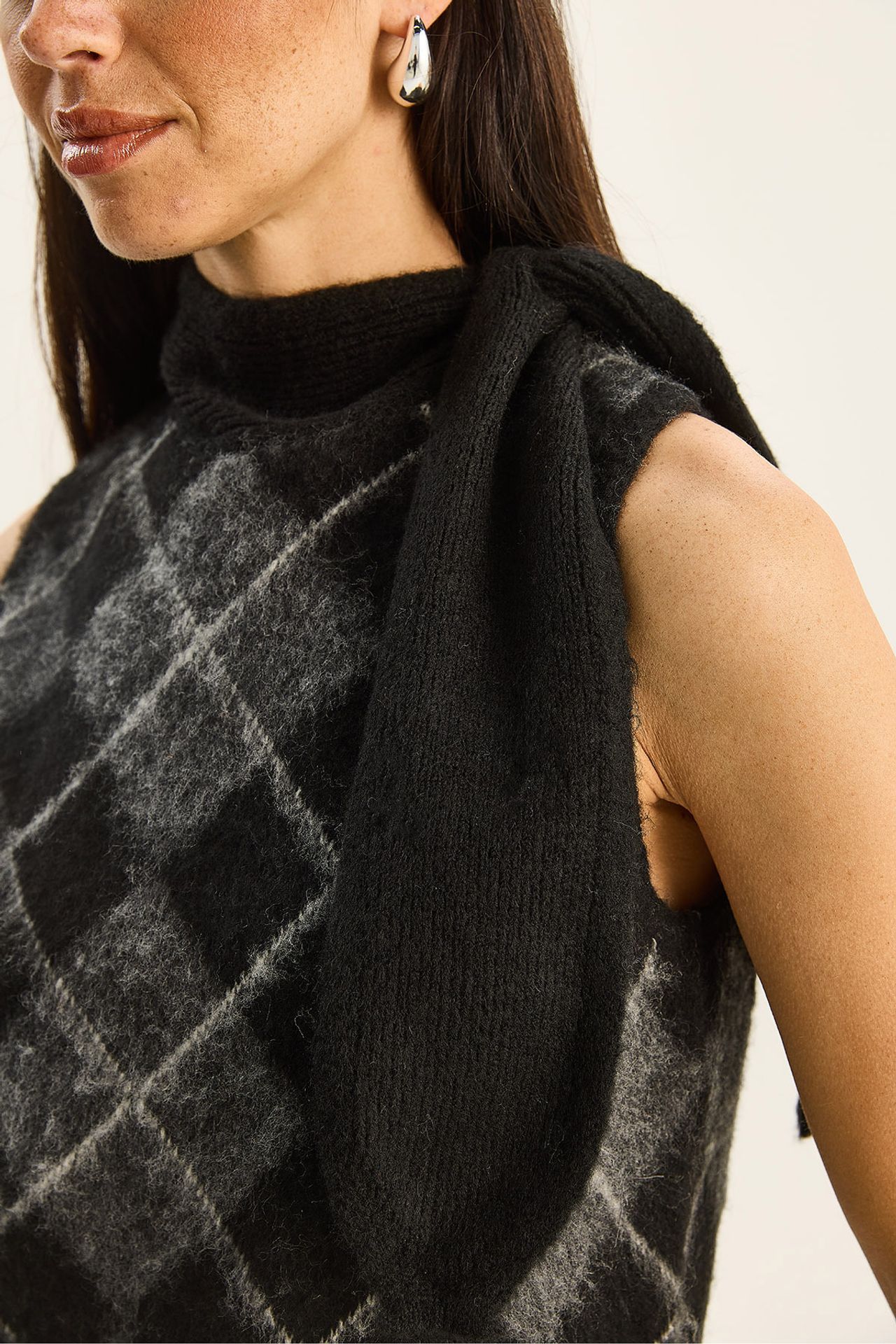 LUCCI Thick Ribbed Knitwear Sweater Vest with Turtleneck 6