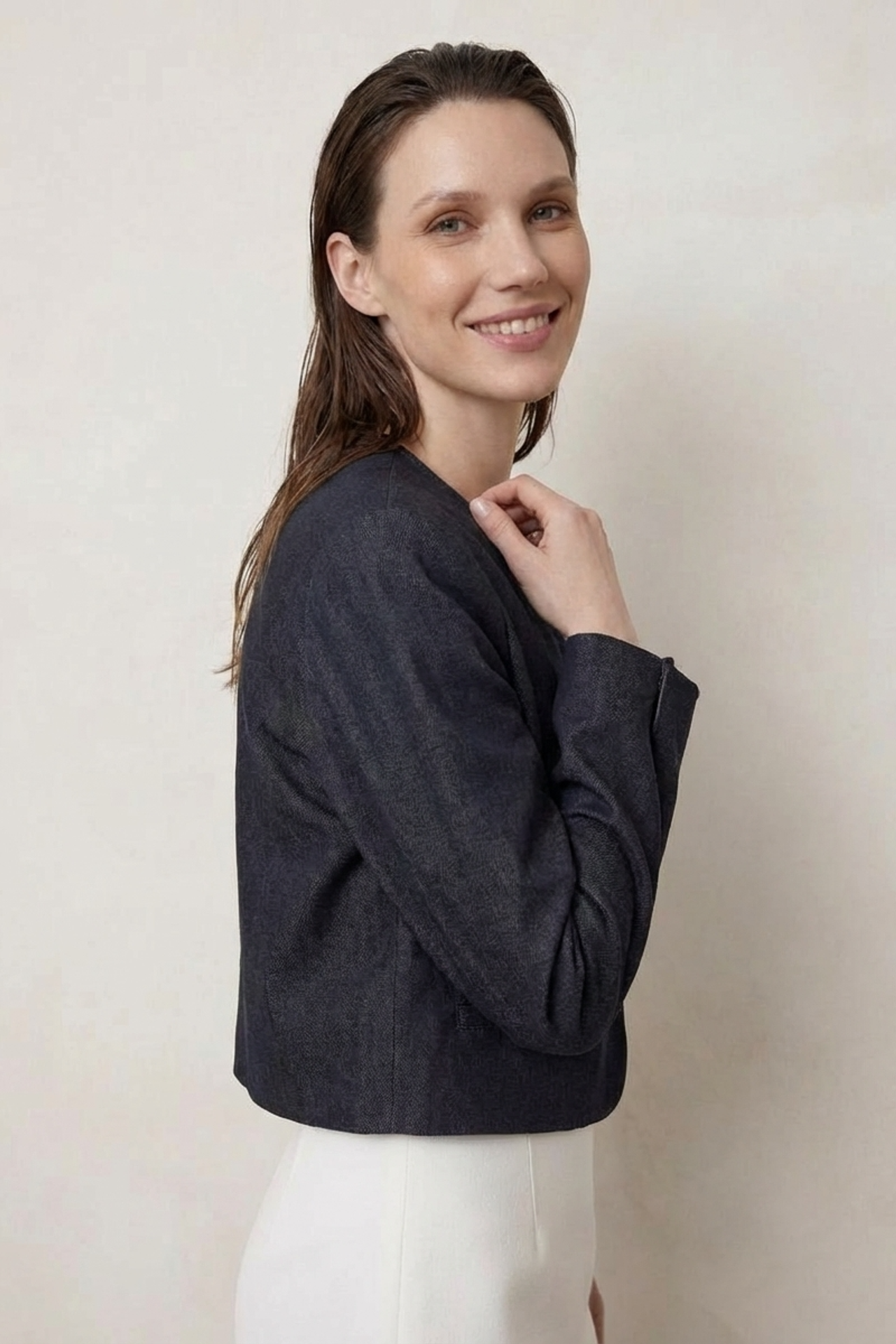 MY FASHION Tailored Button Closure Short Jacket 3
