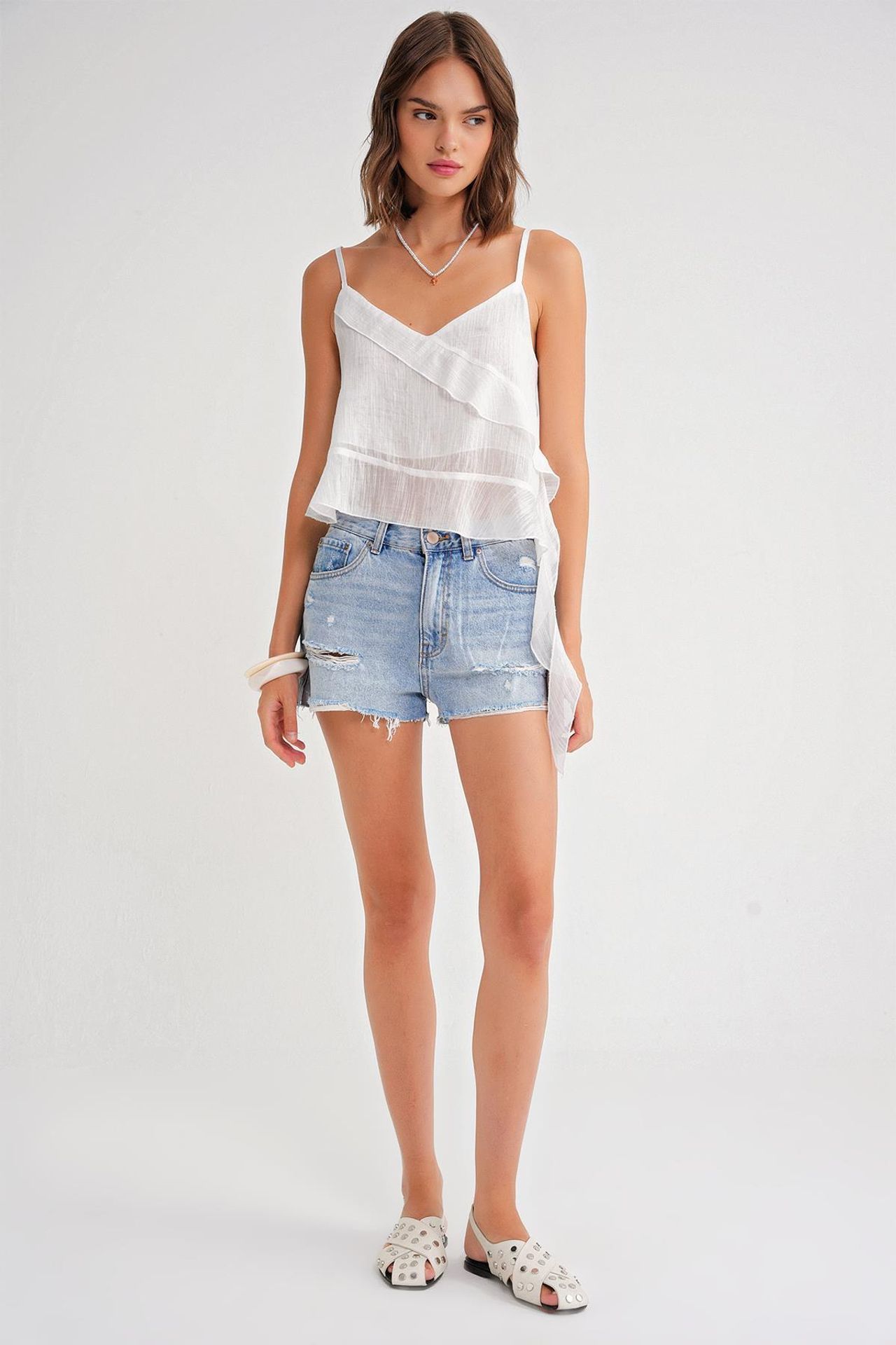 Mixray Frilly Textured V-Neck Crop Top 2