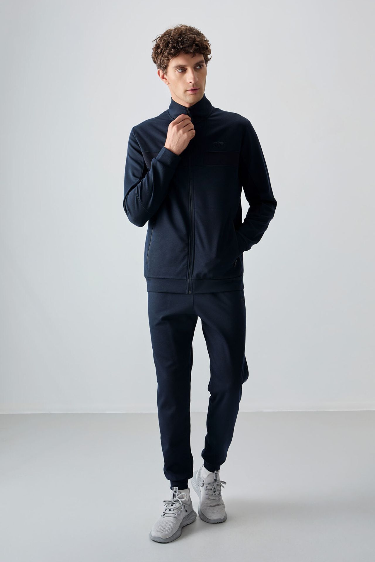 TOMMY Men's Color Block Fleece Sweatshirt And Pants Set 1