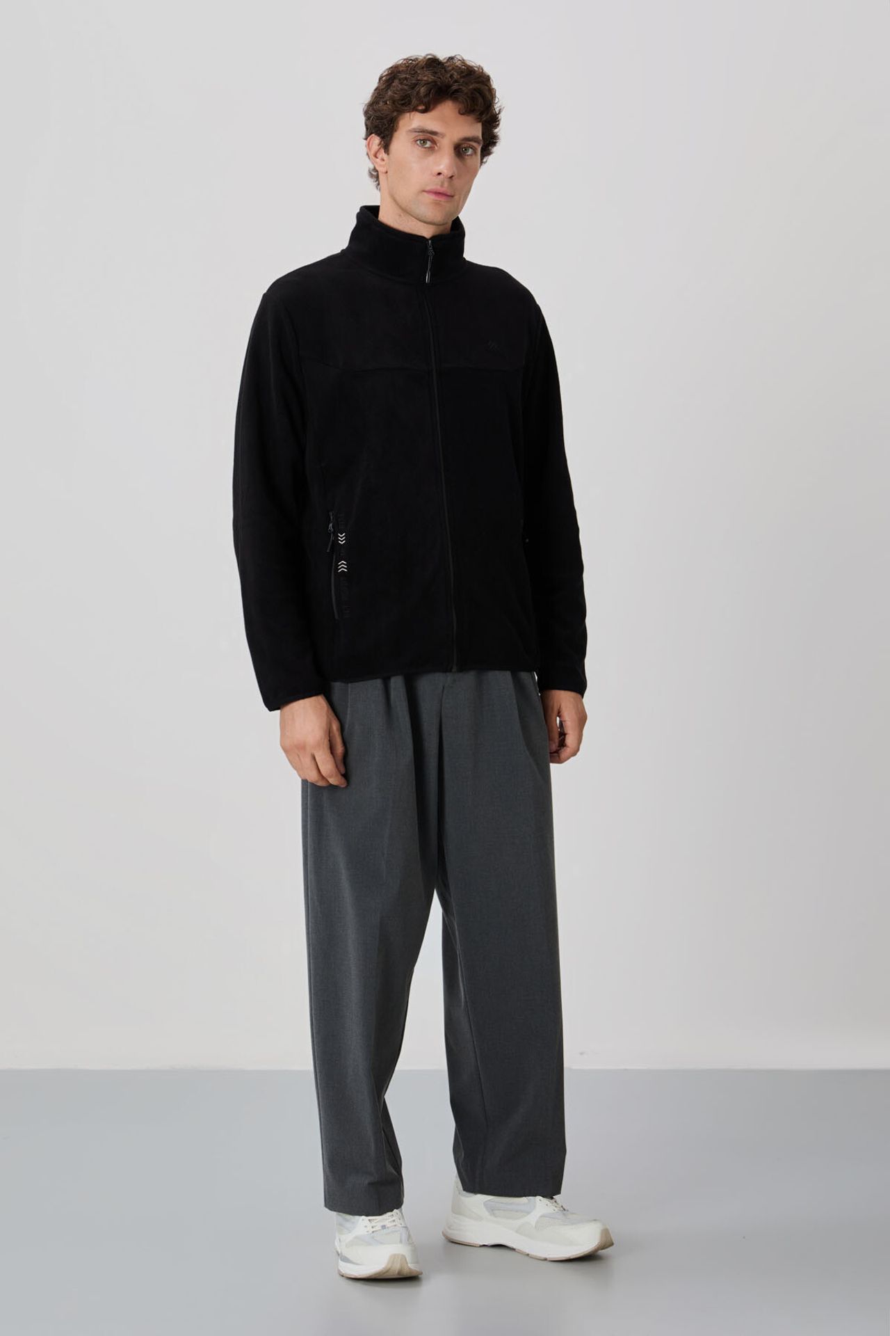 TOMMY Men's Plush Zip-front Sweatshirt 6