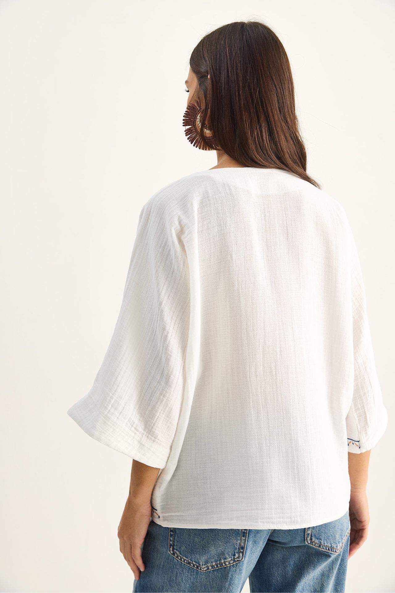 LUCCI Embroidered Cotton Crepe V-Neck Shirt 6