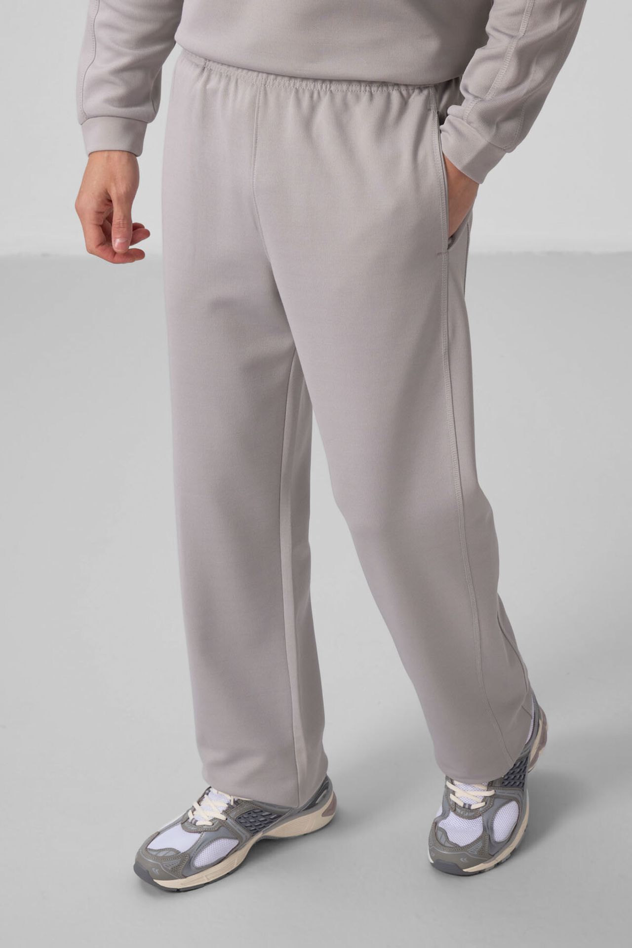 TOMMY Men's Oversized Sweatshirt And Pants Set 6