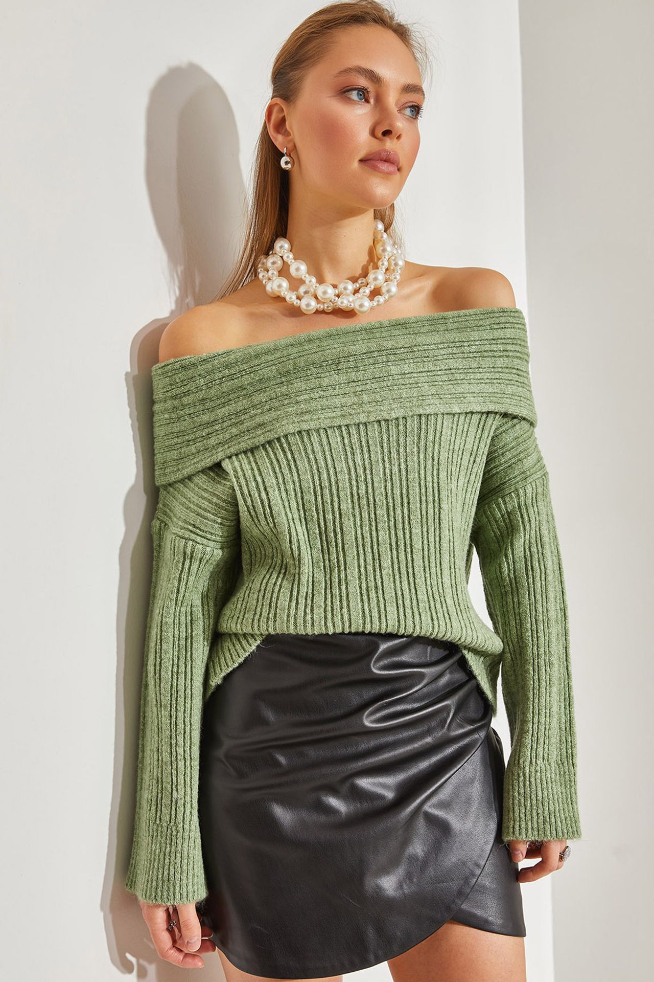 LUCCI Off Shoulder Ribbed Knit Sweater