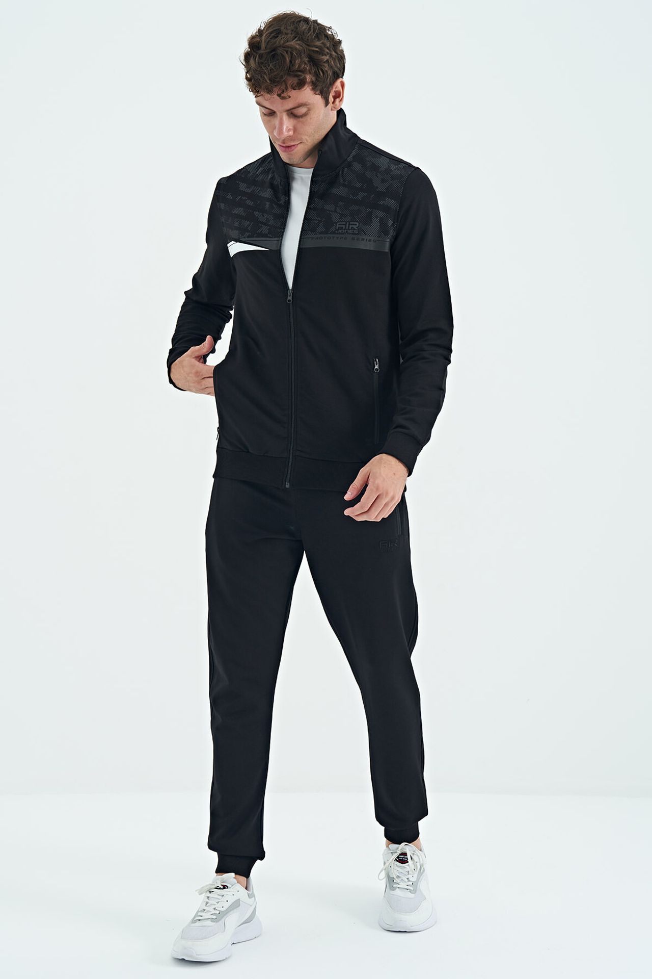 TOMMY Printed Zip-Collar Sweatshirt And Pants Set 6