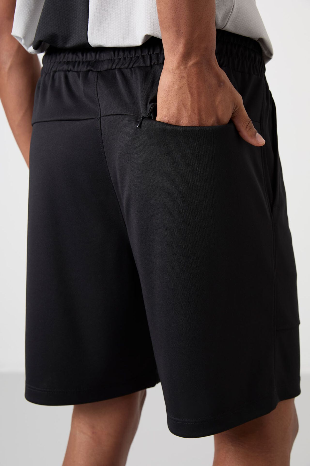 TOMMY Men's Solid Sweat Shorts 5