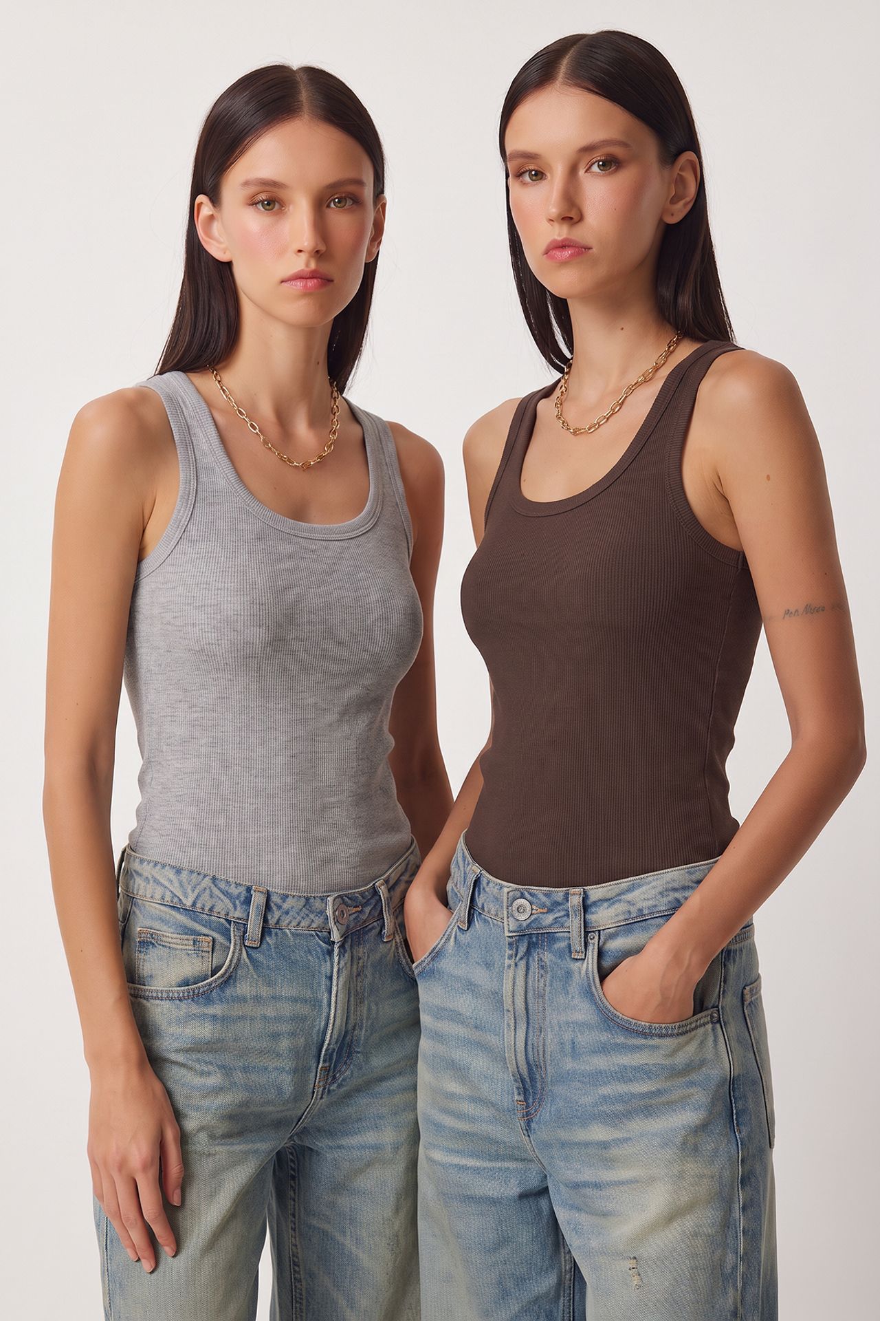 ISTANBUL Fitted U Collar Knitted 2- Pack Tank Top 1