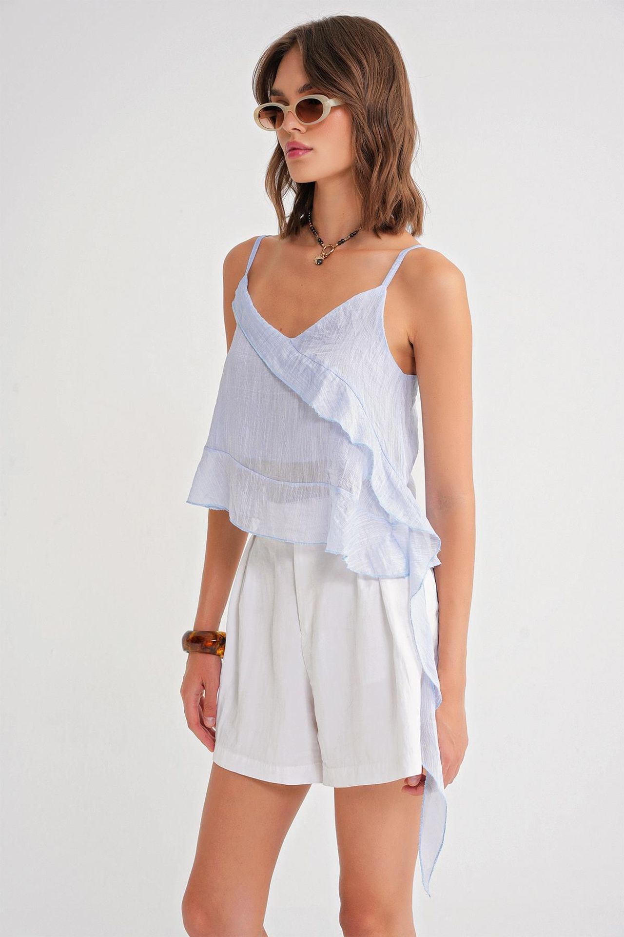 Mixray Frilly Textured V-Neck Crop Top 3