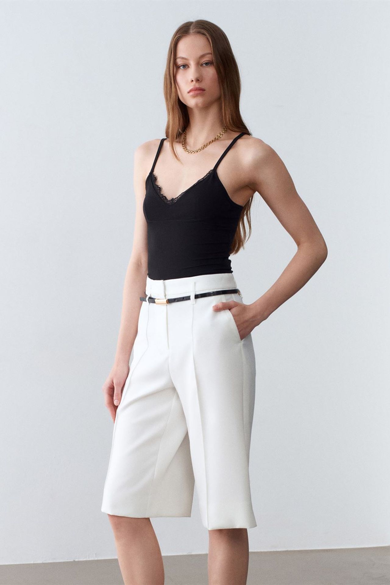 DILVIN High-waist Wide-leg Crepe Shorts With Belt 4