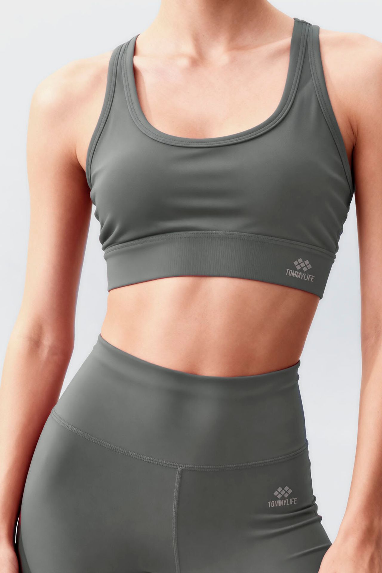 TOMMY Sleeveless Athletic Set With Leggings 4