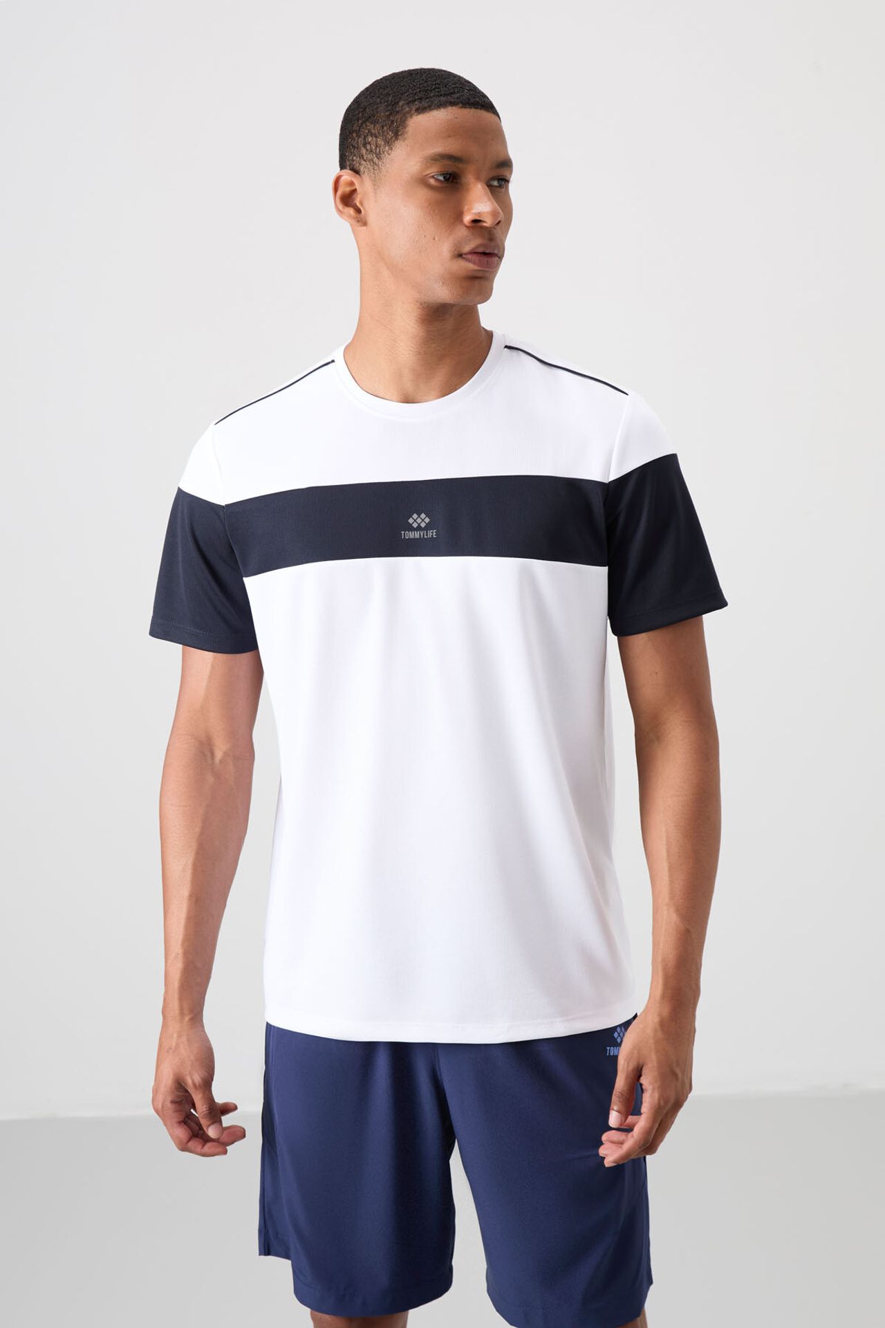 TOMMY Men's Color Block Crew Neck T-Shirt 4