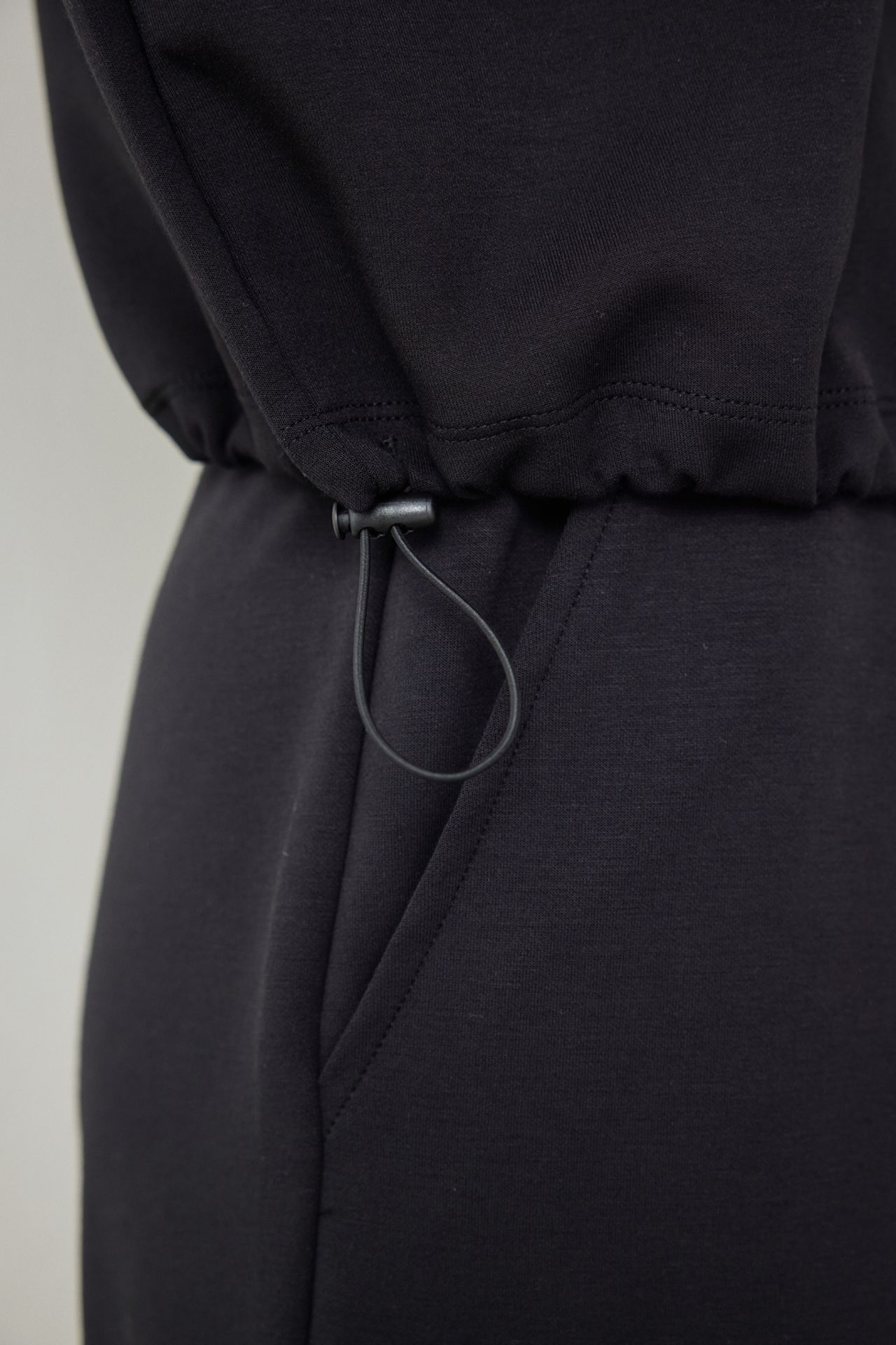 PENTI Silky Feel Mock Neck Crop Sweatshirt 6
