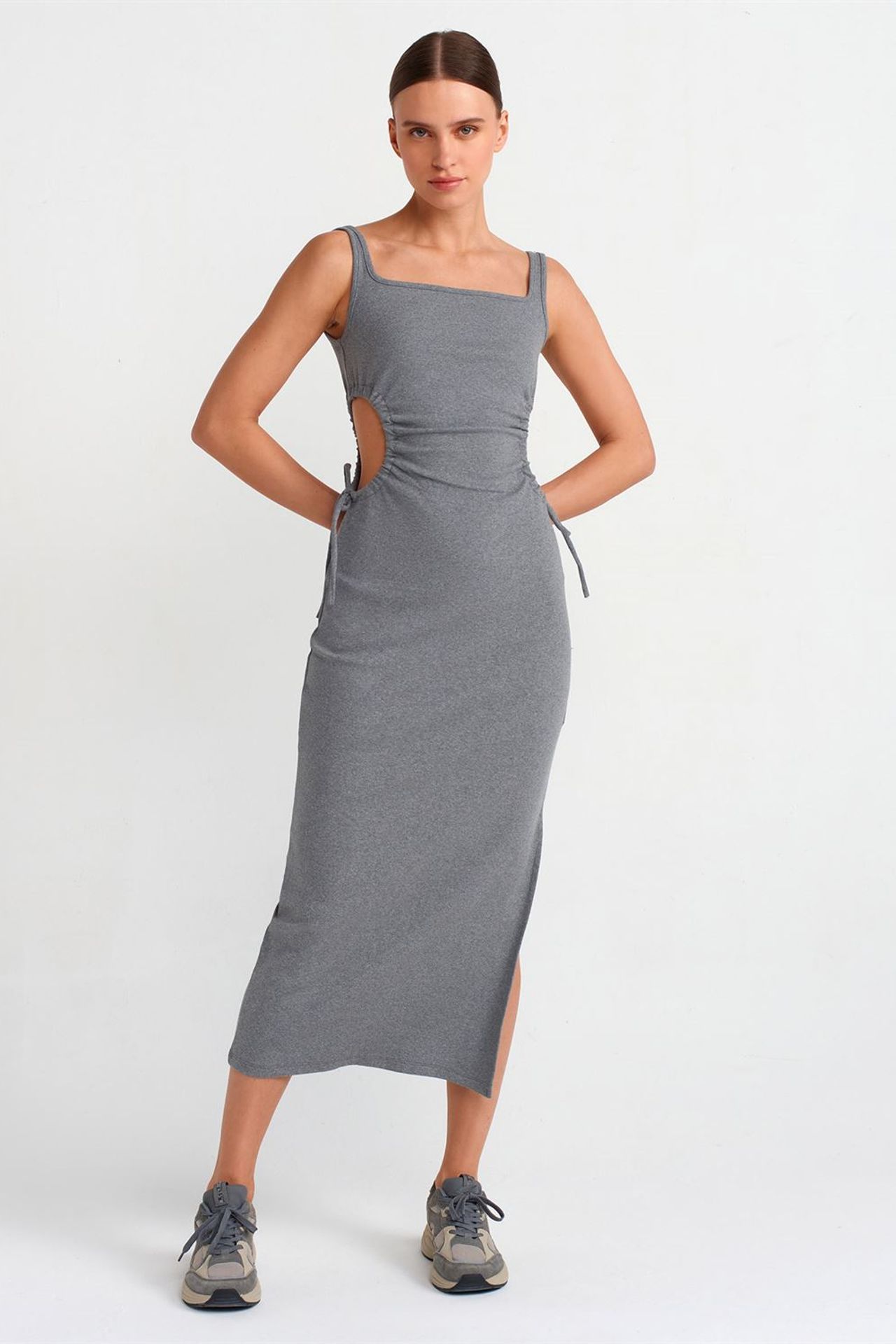 DILVIN Sleeveless Bodycon Midi Dress With Cut-Out 1