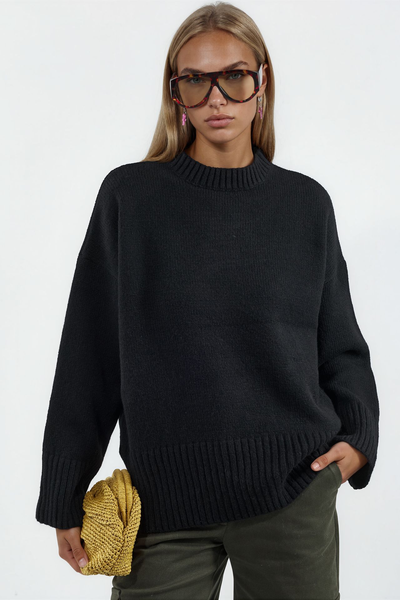 VIORNA Plain Crew Neck Sweatshirt 1