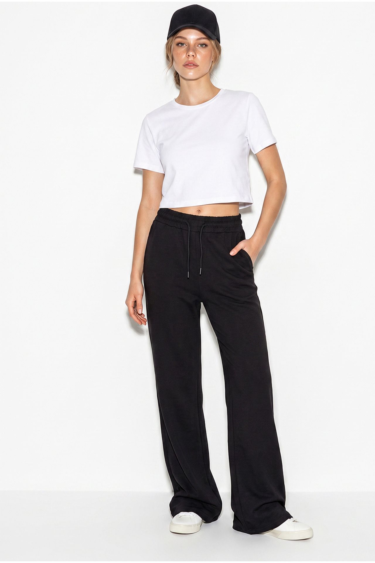 LUCCI Women's Sweatpants 3