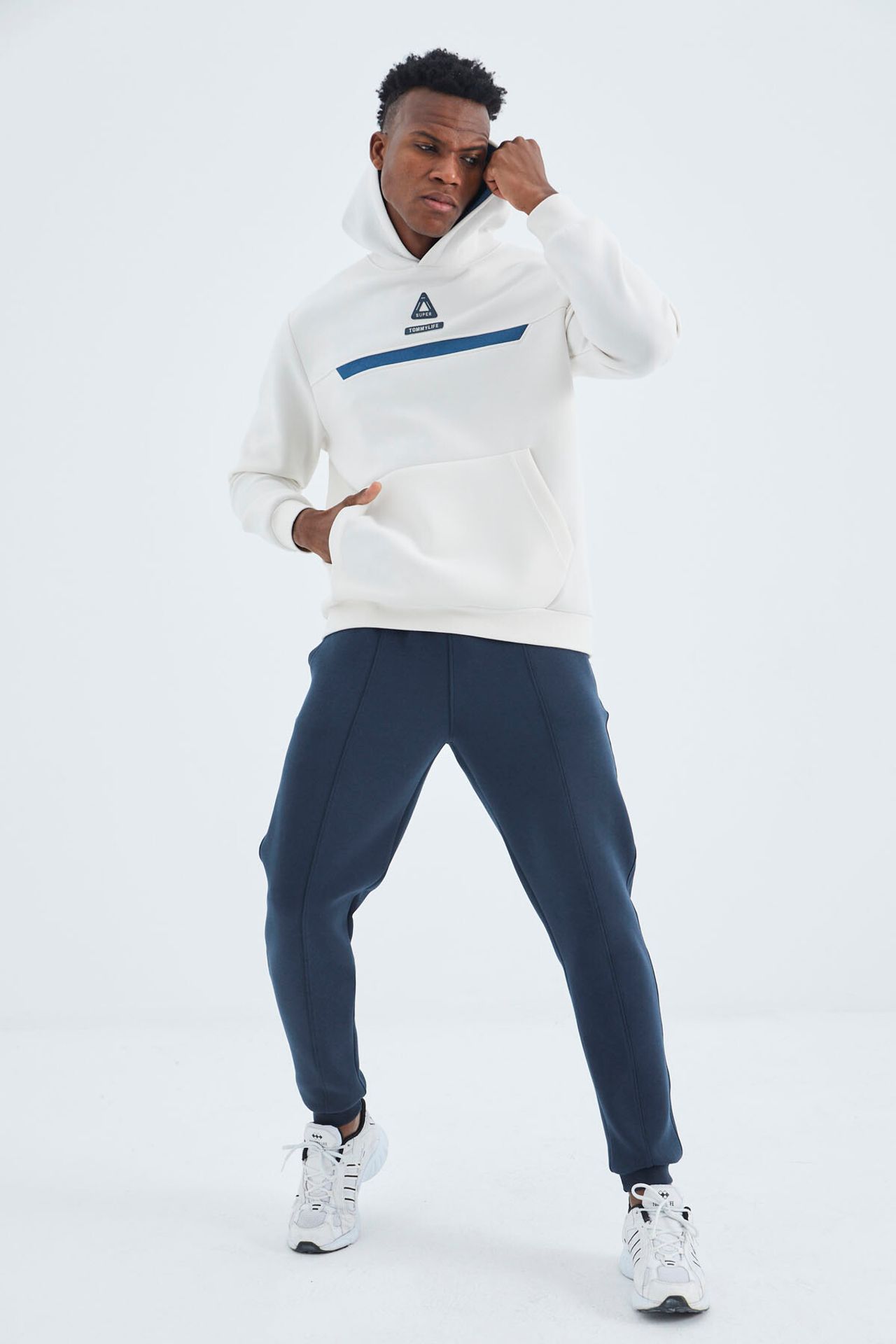 TOMMY Men's Regular-Fit 3-Thread Fleece Sweatpants 6