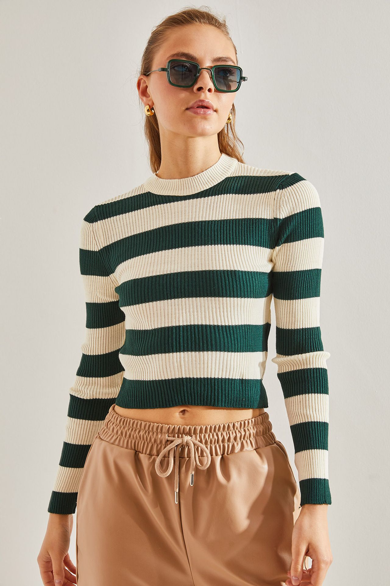 LUCCI Striped Crop Blouse with Crew Neck