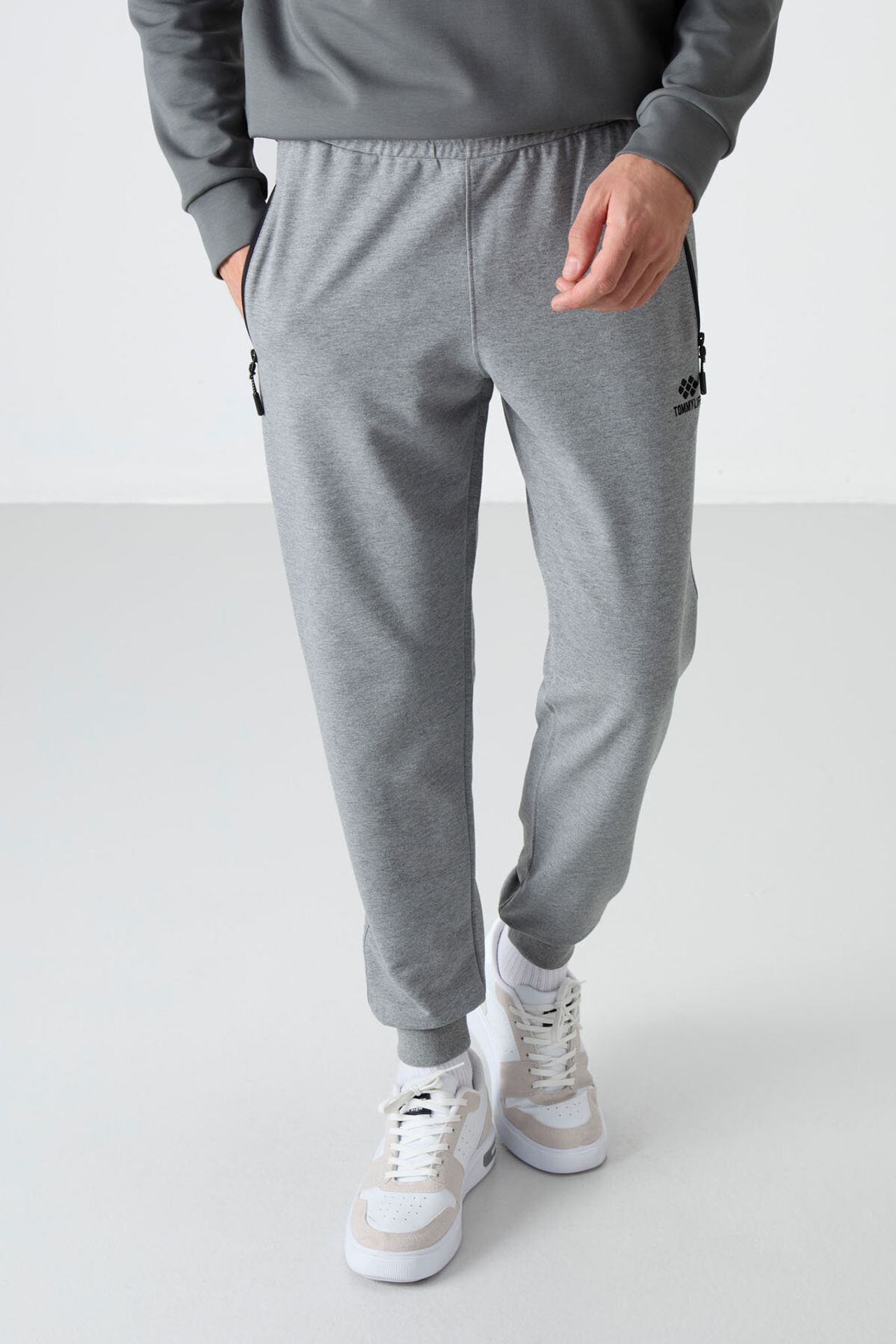 TOMMY Men's Cotton Blend Sweatpants 3