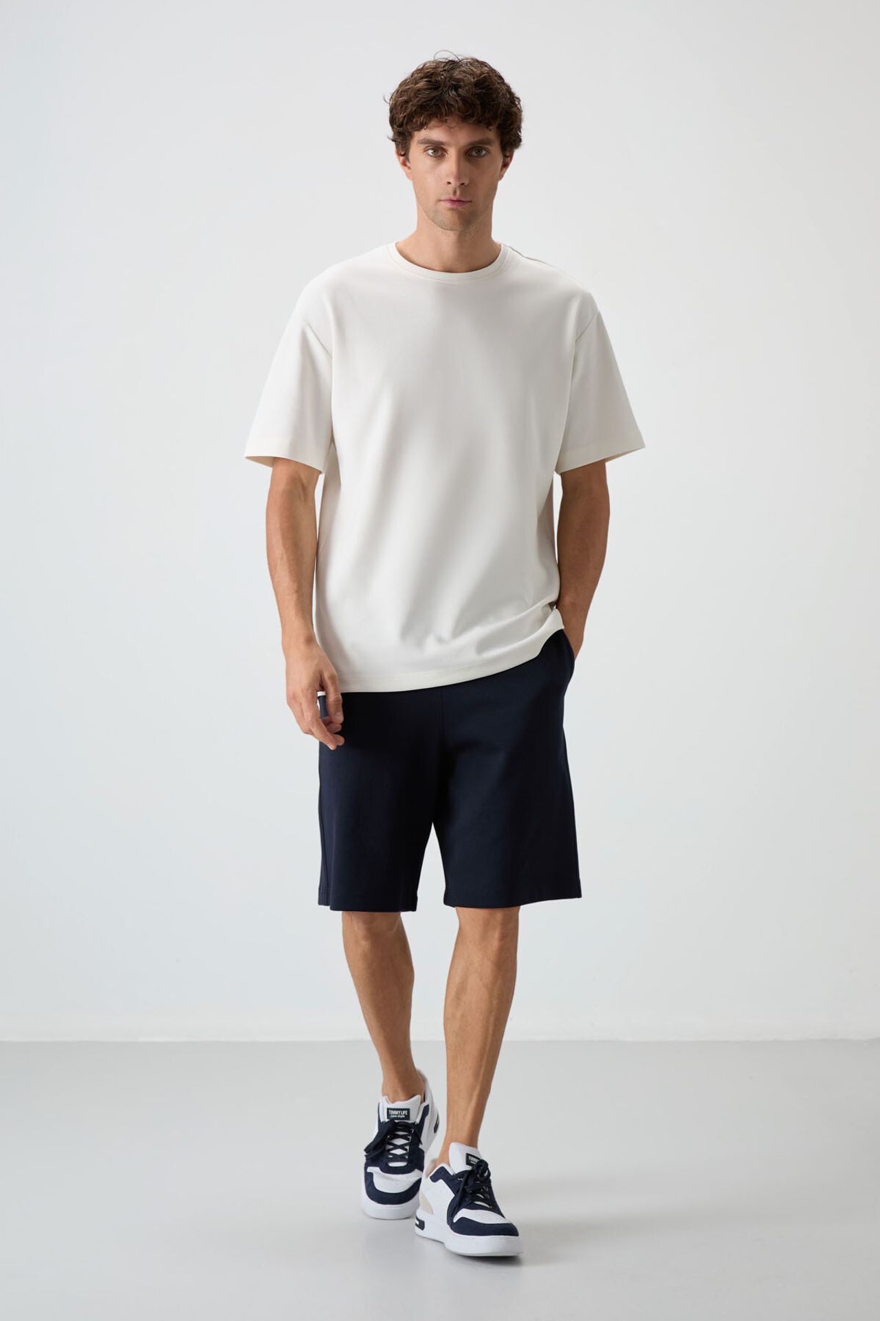 TOMMY Oversized T-Shirt And Shorts Set 1