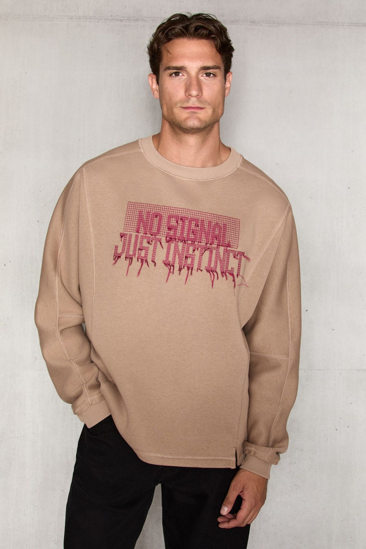 GRIMELANGE Relaxed Crew Neck Sweatshirt 4